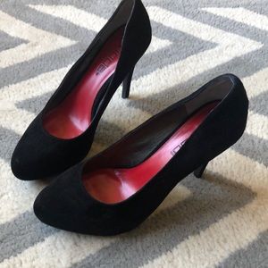 Suede black pump heels 👠